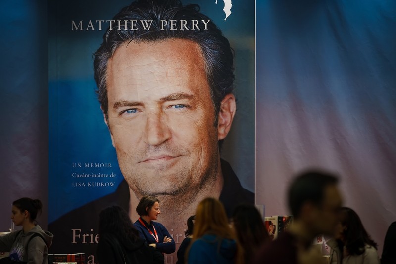 Matthew Perry: boldog és józan volt a halála előtt a Jóbarátok sztárja