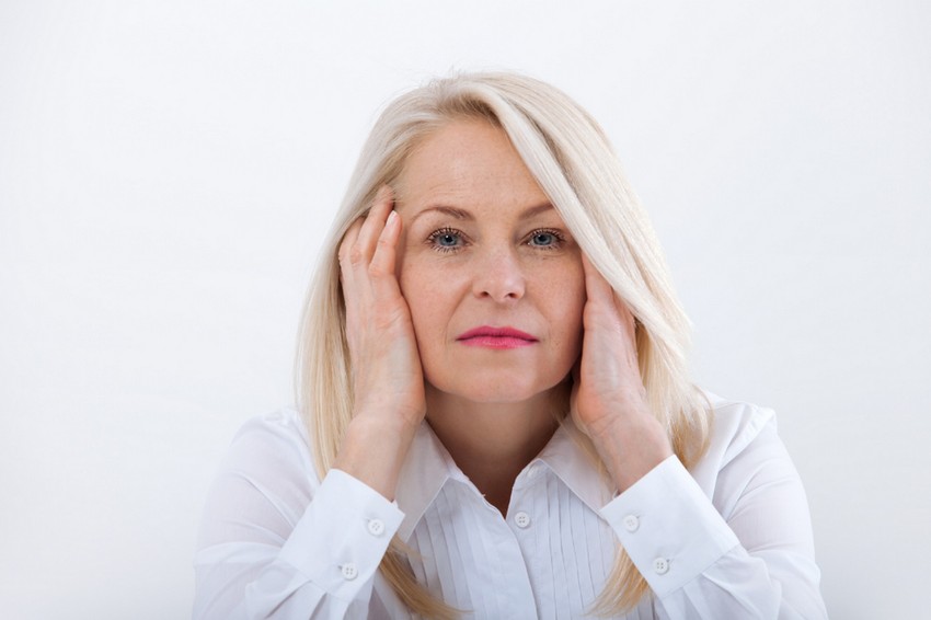 Az alvászavarok a változókorban sok nő életét nehezítik meg. A szomnológus most elmondja, mit tehetünk azért, hogy nyugodtabbak legyenek az éjeleink, és ezáltal a nappalaink is.