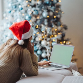 Magány az ünnepek alatt: Ne a ChatGPT-vel töltse az ünnepeket - a pszichológus tanácsai című cikk nyitóképe