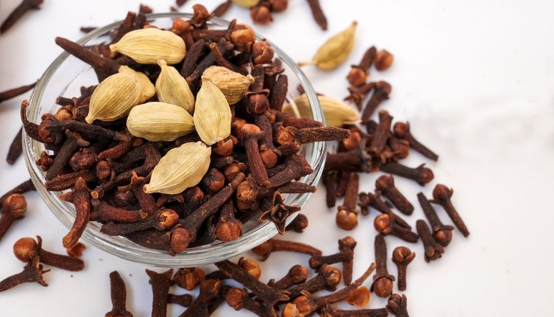 Kardamom és szegfűszeg: két fűszer, amely meglepő módon hat a testsúlyra a legfrisebb kutatások szerint is
