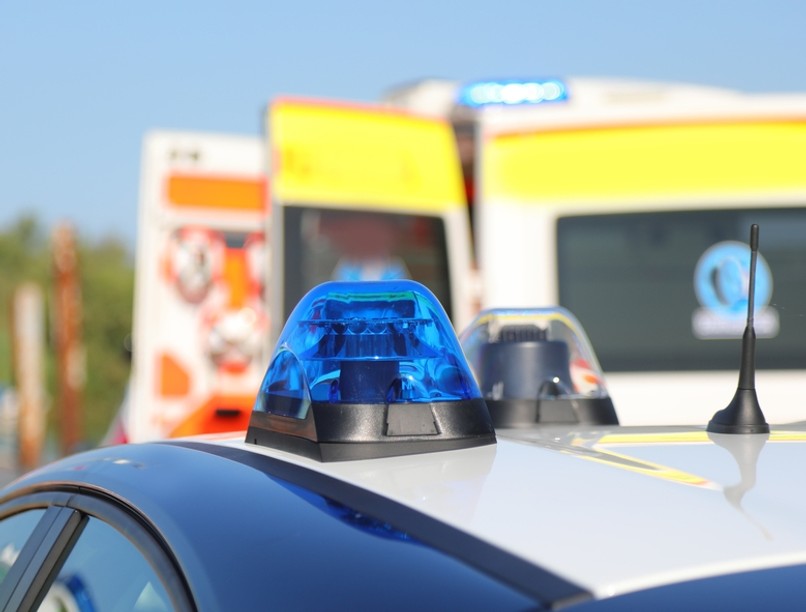 öszzetört mentőautó baleset