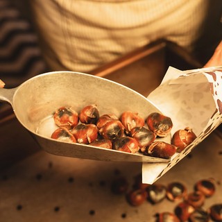 Gesztenye a fritőzből: ha így készíti, ugyanolyan finom lesz, mint a karácsonyi vásárban című cikk nyitóképe