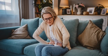 Étkezés után fáj a gyomra? Az IBS mellett ezek a problémák is okozhatják