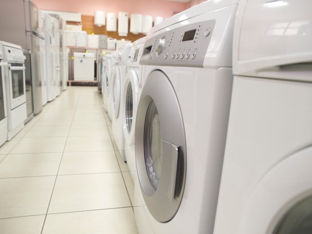 Háztartási gépekkel támogatja a koronavírus ellen küzdő intézményeket az Euronics