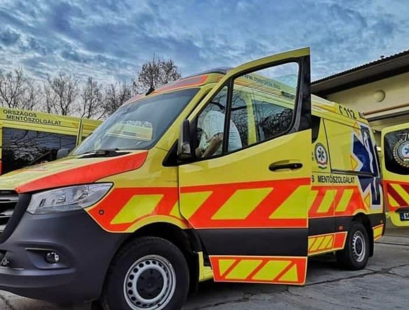 mentő, mentők, bokszoló, újraélesztés