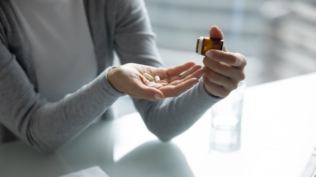 A szakgyógyszerész szerint így szedje a reflux elleni szereket, hogy biztosan hassanak!