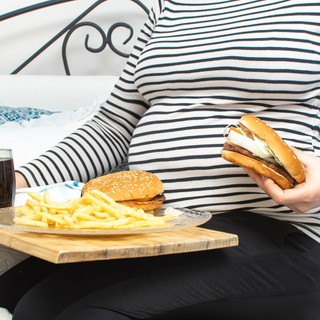 Vigyázzon a kilókkal terhesség alatt: ilyen súlyos következményei lehetnek című cikk nyitóképe