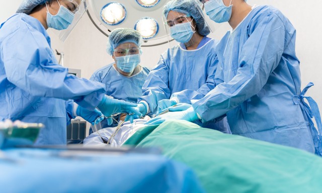 Ezért fontos a műtét alatt is a vérnyomás szabályozása