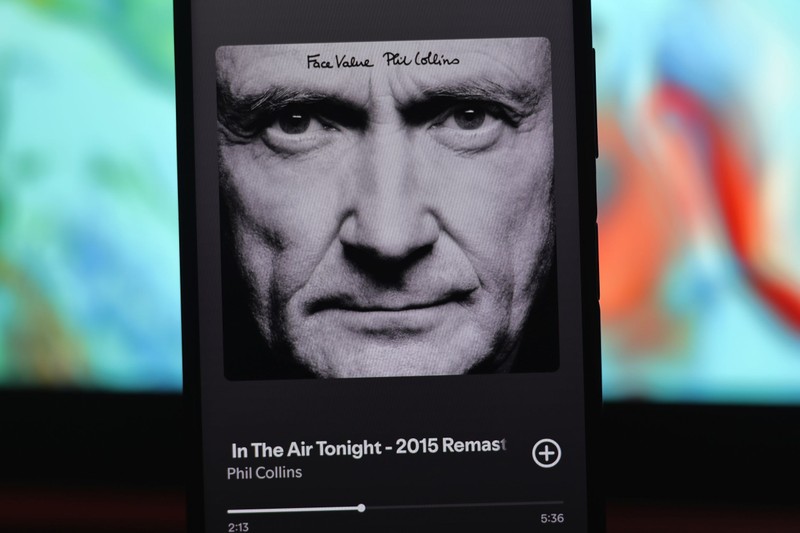 Majdnem belehalt az alkoholizmusába a legenda! Phil Collins veséi az összeomlás szélén álltak