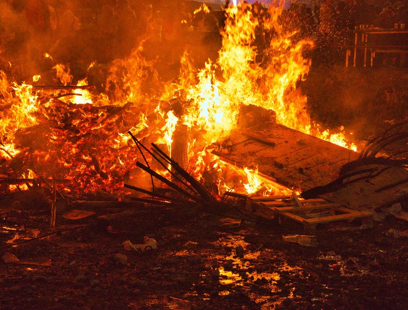 tűz raktár újpest