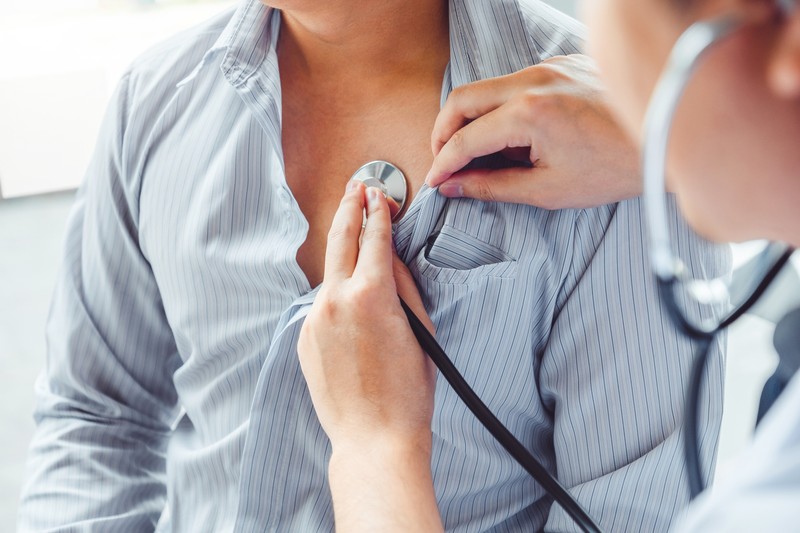 Szívzörej és szívdobogás: ezt a hangot figyelik a sztetoszkóppal az orvosok