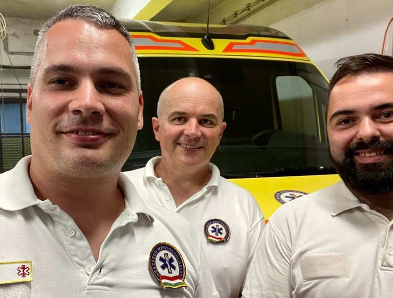 szendrő, mentő, sürgősségi, ablak