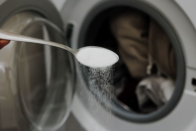 Egy kanál só a mosógépbe? Meglepő, mire használják egyre többen ezt az egyszerű konyhai alapanyagot című cikk nyitóképe