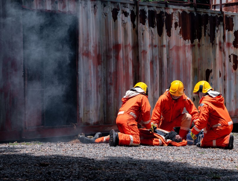 Salgótarján gyakorlat tűzoltó összeesett újraélesztés