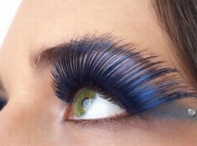 Csak hölgyeknek! Mit tehetünk a karikás szemekkel?