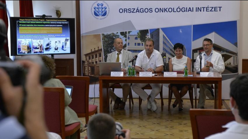 Túl vannak a 100. robotsebészeti beavatkozáson az Országos Onkológiai Intézet (OOI) és a Jahn Ferenc Dél-pesti Kórház szakemberei.