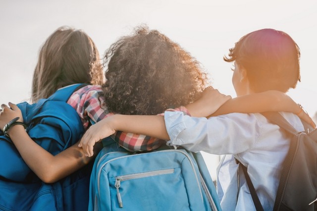 Unicef: 450 millió gyerek háborúban nő fel