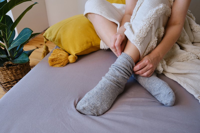 Folyton fázik, és a melegben is hideg a lába? Ez a betegség is okozhatja