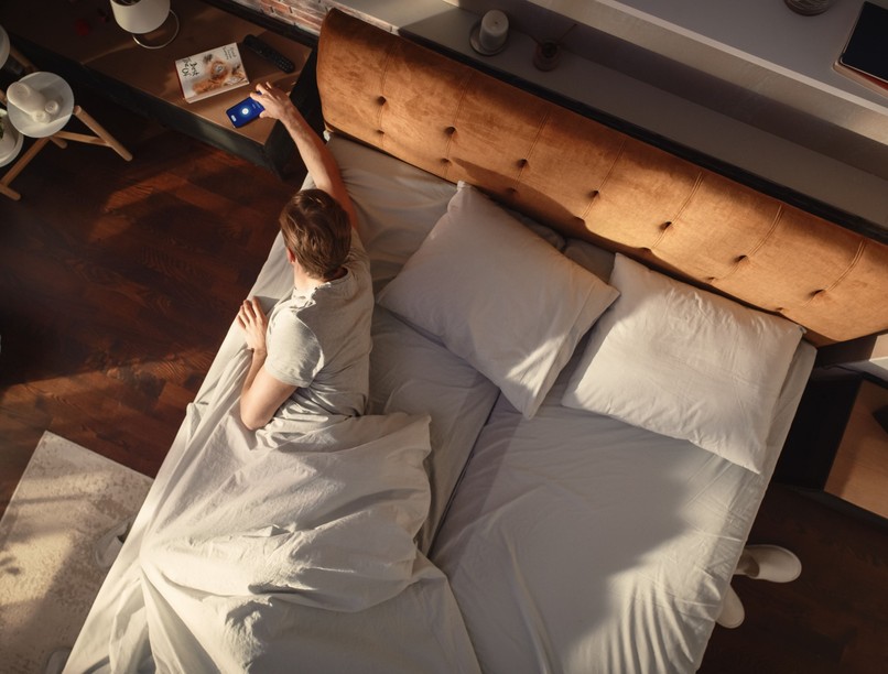 ébredés alvás alvászavar mobil telefon biológiai óra testmozgás