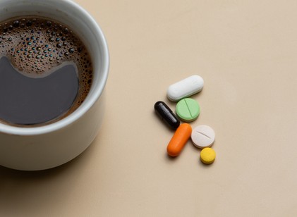 Ezért ne vegye be a gyógyszereit teával, kávéval és gyümölcslével című cikk nyitóképe