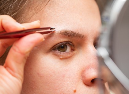 Miért nem nő vissza a szemöldök egy idő után, ha túlszedtük? című cikk nyitóképe