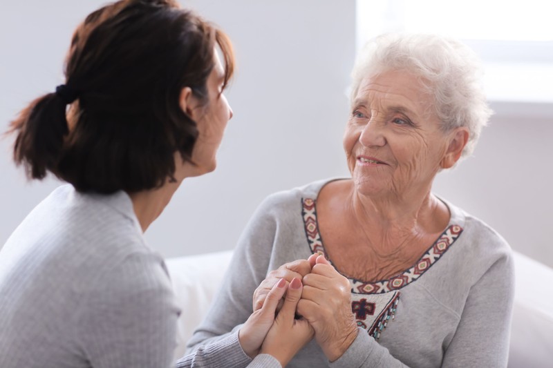 Ezt a 3 egyszerű szabályt tartsa be, hogy könnyebben szót értsen demens szerettével