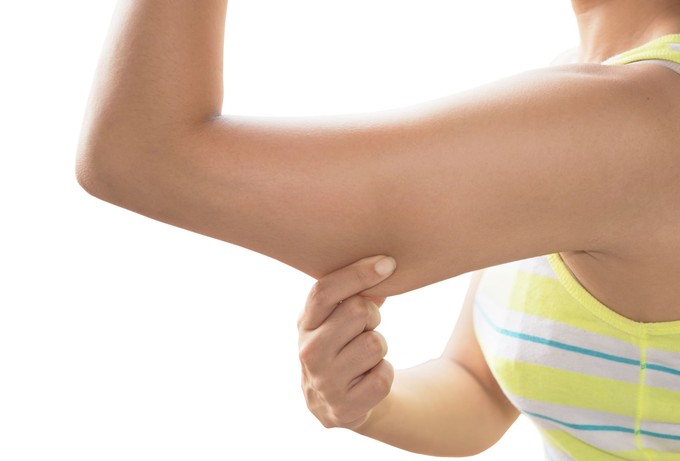 A Pilates jó, de a szakértők szerint ez a legjobb gyakorlat a denevérszárnyak eltüntetésére című cikk nyitóképe