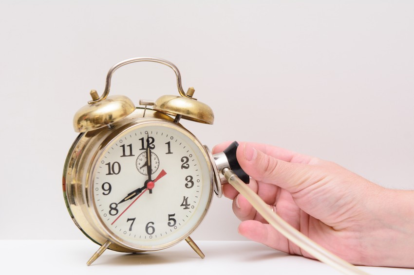 Akár a keringési betegségek kialakulásának rizikóját is növelheti a szociális jetlag nevű jelenség.