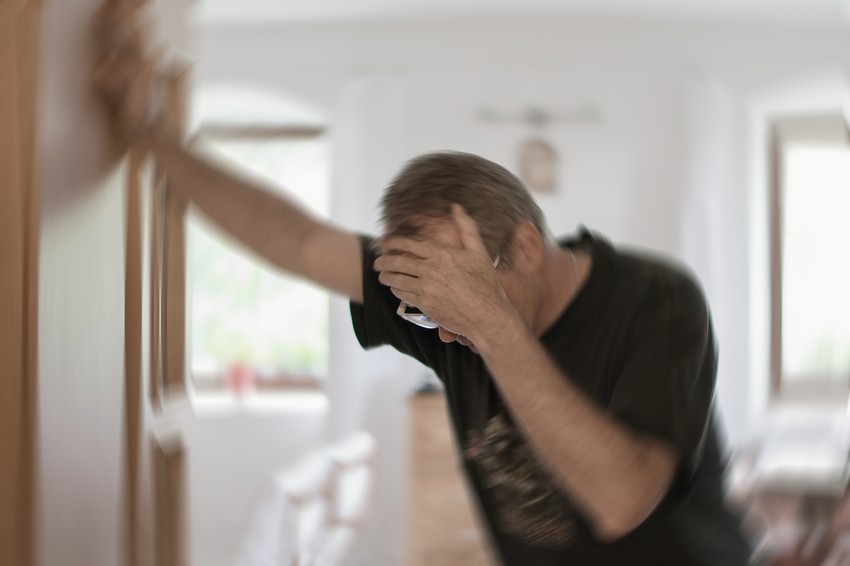 A stroke egy összefoglaló kategória, ami az esetek 80-85 százalékában agyi érelzáródás következménye.A betegség egészséges életmóddal, kellő odafigyeléssel számos esetben megelőzhető lenne, illetve stroke esetén a probléma felismerése és a gyors reakció életet menthet. Dr. Szapáry László, a Magyar Stroke Társaság elnöke a betegség megelőzésére, felismerésére és a legfontosabb teendőkre hívja fel a figyelmet.