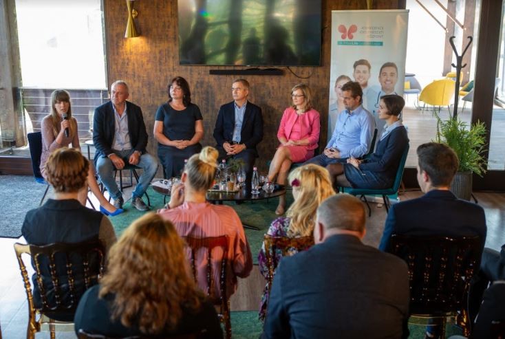  Nőgyógyászokból, urológusokból, sebészekből és gyógytornászokból álló csapat segíti a kismedencei problémákkal hozzájuk forduló nőket