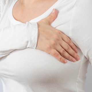 Ezért fáj, feszül a mell menstruáció előtt című cikk nyitóképe