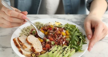 Ízületi fájdalom: így lehet csökkenteni a húgysavszintet étrenddel