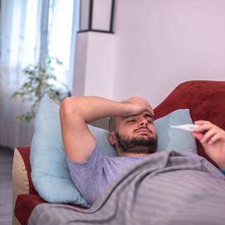 1 hét alatt 14 ezer magyar fordult orvoshoz influenzaszerű tünetekkel című cikk nyitóképe