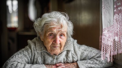 Tényleg megváltozik a szagunk az öregedéssel – nem a higiénia hiánya az oka című cikk nyitóképe