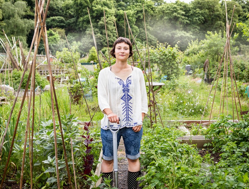 kertészkedés, kapálás, söprés, kalória, kert