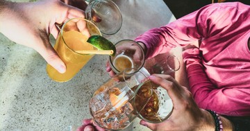 Cukorbeteg és alkoholt inna? Erre figyeljen, ha inzulinos!