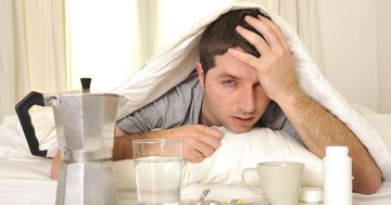 Miért leszünk másnaposak? Ez a legjobb macskajaj ellen