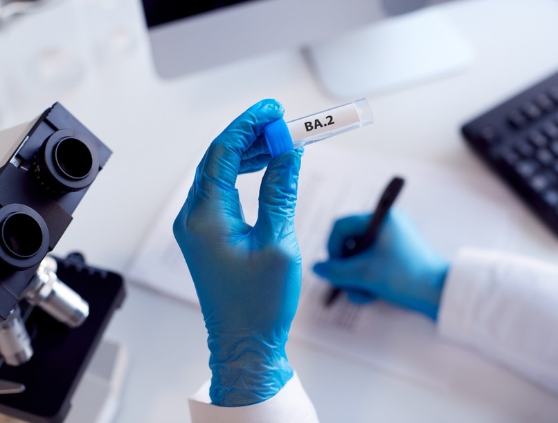 omikron, BA.2, variáns, mutáció, tünetei