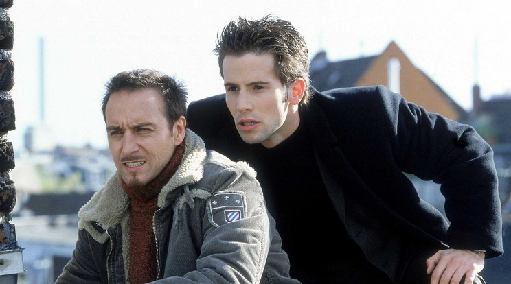 51 éves korában vakációja közben életét vesztette Christian Oliver, aki a magyar nézőknek a Cobra 11 sorozatból lehet ismerős. A színész és lányai kisrepülőgéppel szenvedtek balesetet.