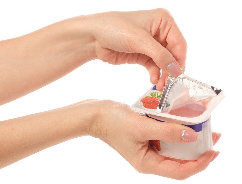 táplálkozás le kell önteni folyadékot joghurt tetejéről