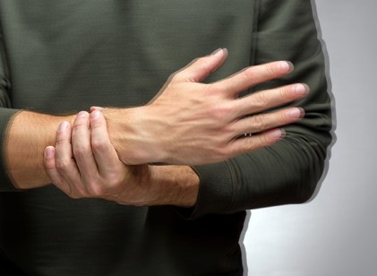 Remeg a keze? Nem csak Parkinson-kórt jelezhet című cikk nyitóképe