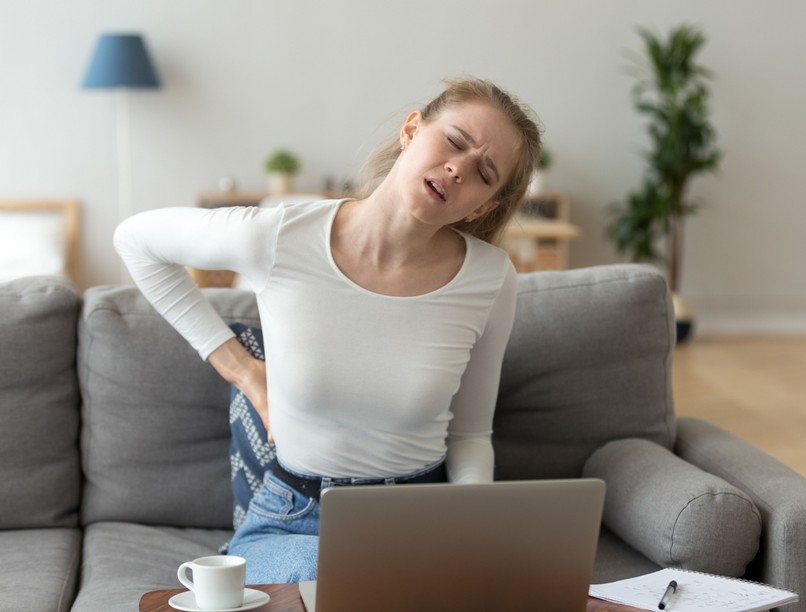 ülőmunka, derékfájás, tanács, tipp, iroda, porckorongsérv