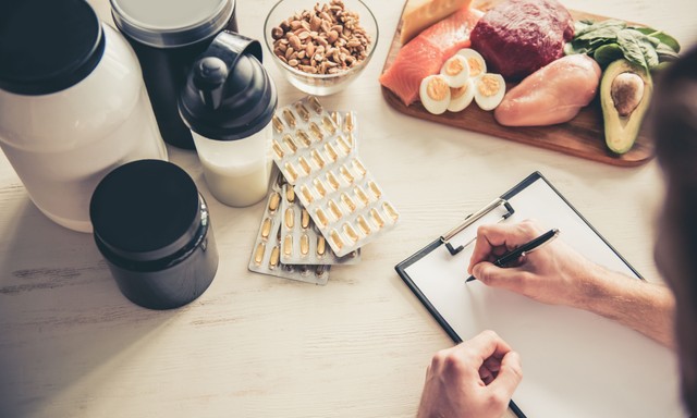 A dietetikus elárulta mennyi zsírt kell fogyasztani, ha rendszeresen sportolunk