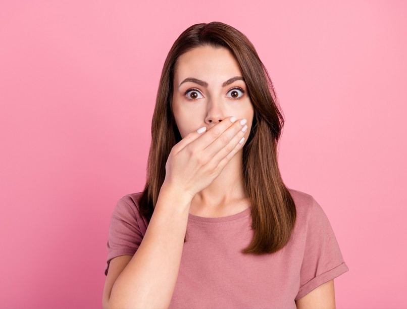 csuklás oka sós péksütemény után nyáltermelési zavar