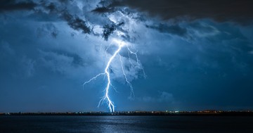 Ekkor nagyobb az esélye annak, hogy túléli a villámcsapást