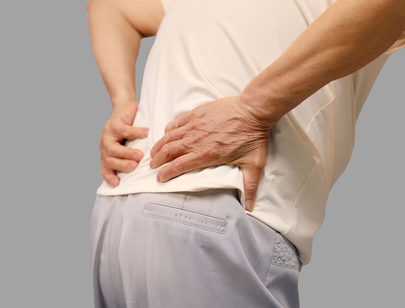 derékfájás gerincsérv oka kezelése testtartás