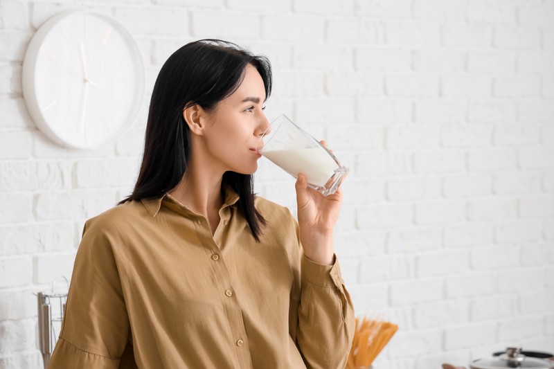 Tegye ezt a fűszert a tejhez – nem csak az íze lesz jobb, több fronton is támogatja a szervezetét, sőt, az elalvásban is segíthet