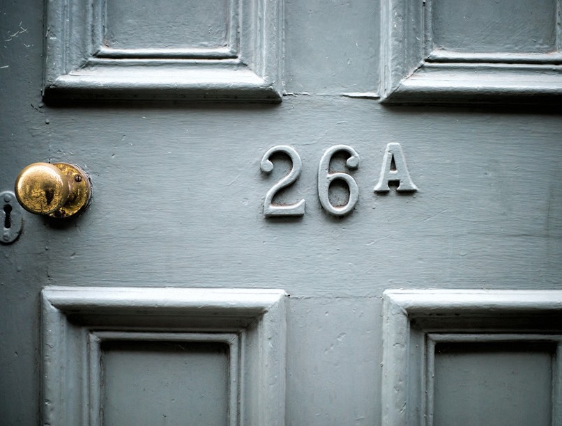 mentők, házszám, pontos cím, kapucsengő