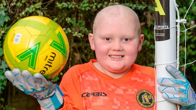 Fejfájással, fáradtsággal kezdődött, most az életéért küzd egy 9 éves fiú