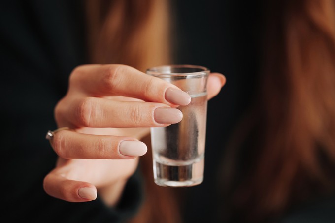 Szokott vodkázni? Megemelheti, de le is eshet a vérnyomása tőle - erre ügyeljen! című cikk nyitóképe